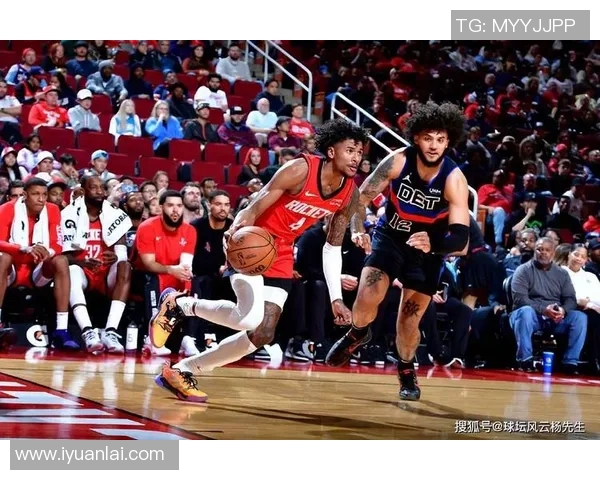 2015年NBA火箭队与活塞队精彩对决回顾及赛后分析