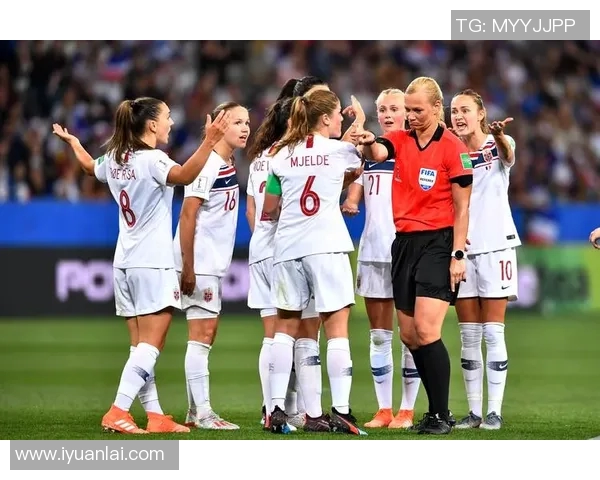 挪威女子足球队与英格兰女子足球队的精彩对决与战术分析