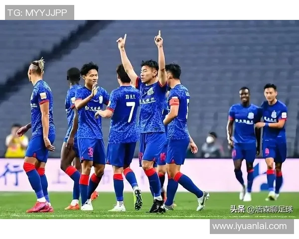 柏斯光荣迎战绿地申花争夺中超联赛关键三分的激烈对决